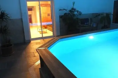La Petite Maison Sous Les Pins-Piscine Interieure