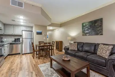 Image de Récemment rénové / emplacement privilégié / piscine intérieure