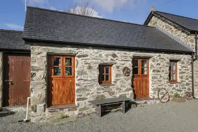 Image de Nyth Y Wennol, Llanfachraeth