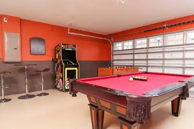 Image de Prix RÉDUIT Disponibles, 7 chambres, piscine privée, salle de jeux, étonnants équipements de la station! ! !