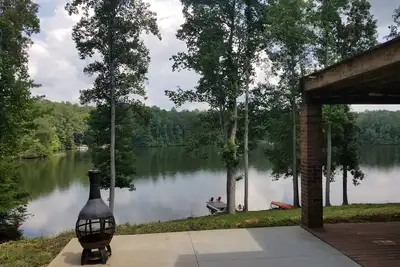 Image de Mayo Lake Lower Unit Highend, Clean, Updated