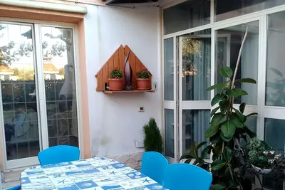 Image de Bel appartement d'une chambre avec kitchenette et toilettes, cinq lits
