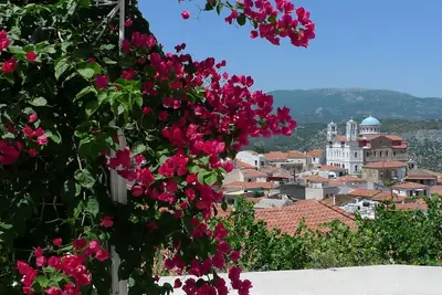 Image de Maison de village, terrasses, jardin, vues magnifiques, à 15 min de la plage