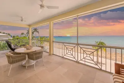 Image de Condo w / Vues panoramiques face à l'océan des Caraïbes