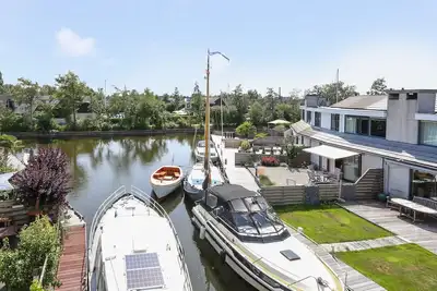 Image de Riverside Lemmer avec jetée