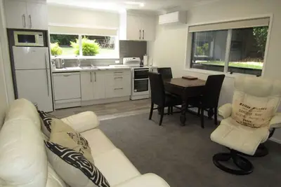 Image de Otupai Getaway - Élégant appartement rénové à Two Mile Bay