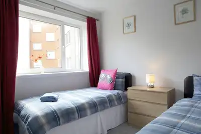 Image de Appartement familial central et calme à 10 minutes de Princes Street avec parking gratuit