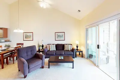 Image de Villa de golf 2 Br / 2 Ba à Little River, pour 7 personnes