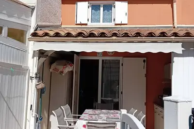 Image de Idéalement située (7mn de la plage), maison climatisée, parking privé, 4 per