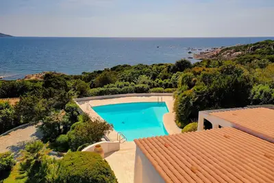 Image de Villa Iris Pieds dans l'eau, presqu'ile de l'Isolella, 5 ch, piscine, vue mer