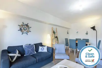 Image de Trendy Bright Flat w/ Balcony | 5 min Beach