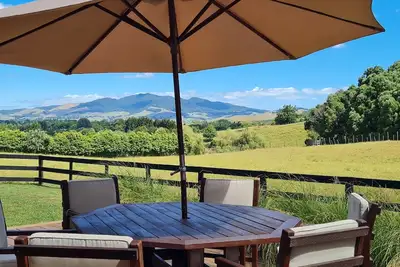 Pincots Cottage, Karapiro - Mountain Farm View