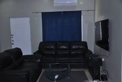 Image de 2 Chambres | Wifi | Auto COMPOSÉ | Valeur Pour L'Argent