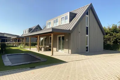 Image de Villa Maroma Regal (2020) sur Veerse Meer et à proximité de la plage de la mer du Nord
