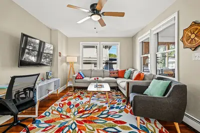 Image de Maison de plage moderne et confortable à Quincy Bay, à côté de Boston et à quelques pas de la plage!