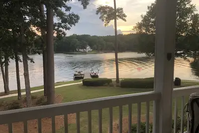 Image de Reynolds Lake Cottage sur l'eau