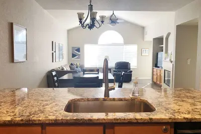 Image de ** Magnifique ** 2br, 2ba ** 20min à Denver ou Boulder. ** Moderne-Propre-Lumineux