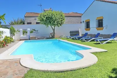 Image de Villa la Dehesa avec piscine clôturée