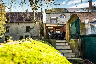 Image de Maison de vacances א Frasnes avec jardin