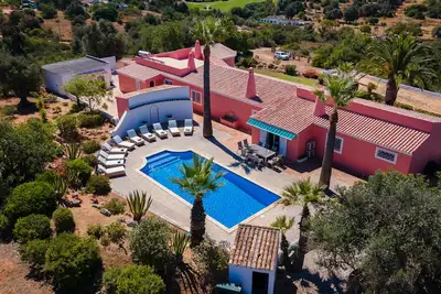 Image de Ancienne ferme convertie à quelques minutes en voiture de Carvoeiro et Ferragudo - 12 personnes