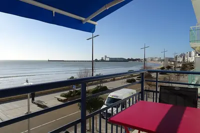 Image de Appartement lumineux 2 chambres face mer - Les Sables d'Olonne