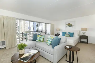 Image de Studio récemment rénové à l'Ilikai! 4 couchages!