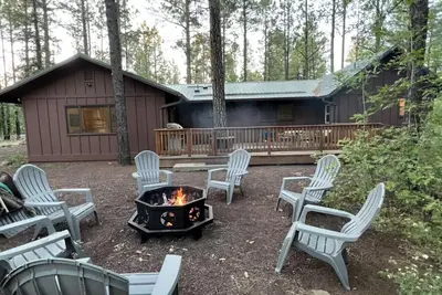 Image de Cabine de vacances Whispering Pines-Double Master Bed <br>