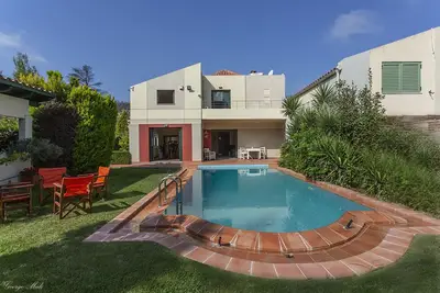 Image de Villa Theo avec piscine (vue magnifique sur la mer)