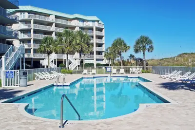 Condo en bord de mer, vue sur l'océan au dernier étage, piscine, bain à remous, accès à la plage privée