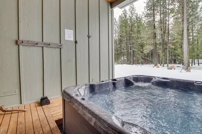 Image de Nouveau! Mtn Getaway w \/ Hot Tub, 4mi Ă Cle Elum Lake!