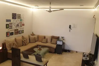Image de Chambre spacieuse avec salle de bain attenante