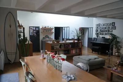 Côte des Basques, appartement villa de 140 m2  avec cour