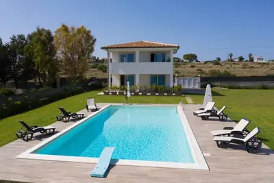 Image de Villa avec piscine à quelques mètres de la mer (réserve marine protégée de Plemmirio)