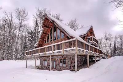 Image de Magnifique chalet au bord de l'eau