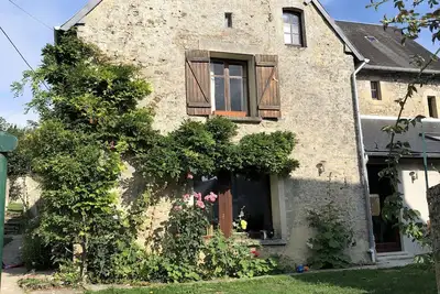 Image de l'Amirauté: maison familiale (5 ch. ) avec un jardin clos de mur (14ares) - plage
