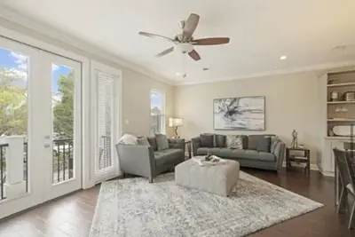 Image de Midtown Townhome-Parfait pour la visite des parents Fsu ou les voyageurs d'affaires