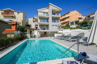 Image de Appartement de vacances pour 5 personnes avec 65m² à Podstrana (117149)