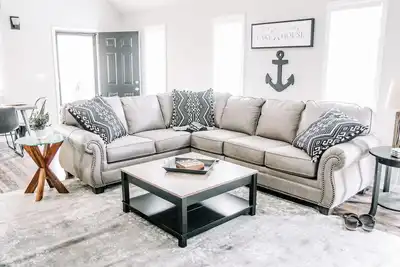 Image de Nouveau! Lake House Hideaway # 2-Only 1 Mile above Jamestown Marina!