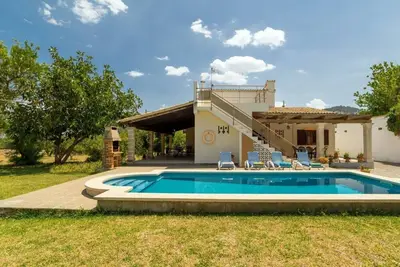 Image de Villa confortable et calme avec piscine
