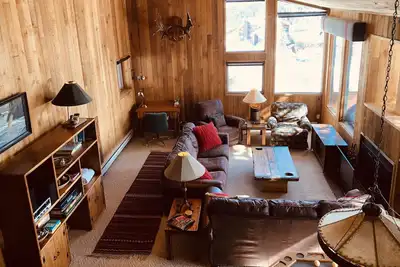 Super chalet de montagne ski in / ski out pour les grands groupes