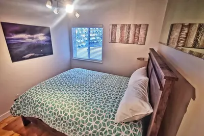 Image de Appartement propre et moderne sur l'autoroute 37 près de Yxt