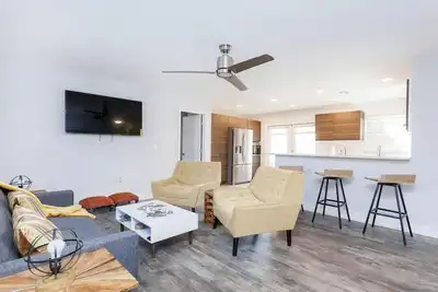 Image de Elegant Estate Home Vacation Resort Home \"L'Olivie\"