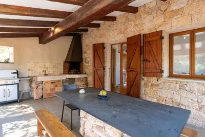 Image de Maison de vacances privée avec bain à remous, climatisation, Wifi, Tv, terrasse, vue panoramique