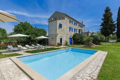 Image de Belle maison de vacances privée avec piscine privée, climatisation, Wifi, Tv et terrasse