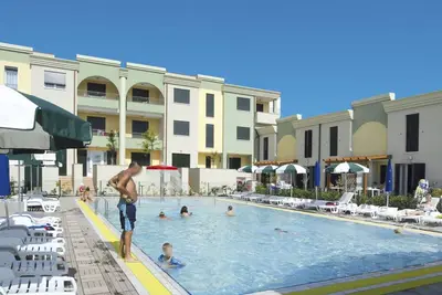 Image de Bel appartement dans une maison de vacances avec climatisation, piscine, Wifi, Tv, terrasse, parking