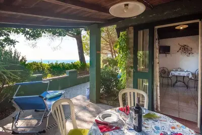 Image de Joli appartement dans une maison de vacances avec Wifi, Tv, terrasse, animaux admis, parking