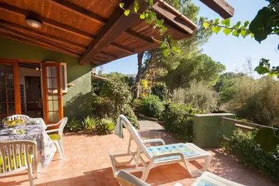 Agréable appartement dans une maison de vacances avec Wifi, Tv, terrasse, animaux admis et parking