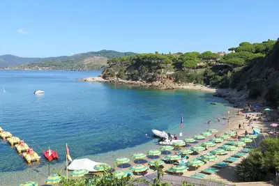 Confortable appartement dans une maison de vacances avec Wifi, Tv, patio, animaux admis et parking