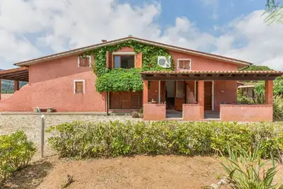 Confortable appartement pour 4 personnes avec Wifi, climatisation, piscine, terrasse et parking