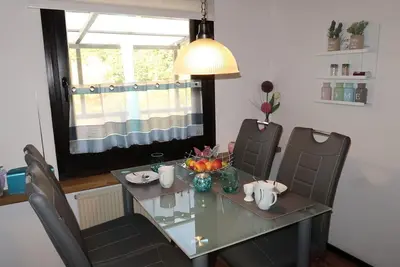 Image de Joli appartement dans une maison de vacances avec piscine, Tv, terrasse, animaux admis, parking
